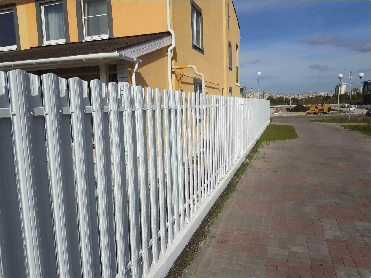 Забор из штакетника 70м фото1 в Таганроге