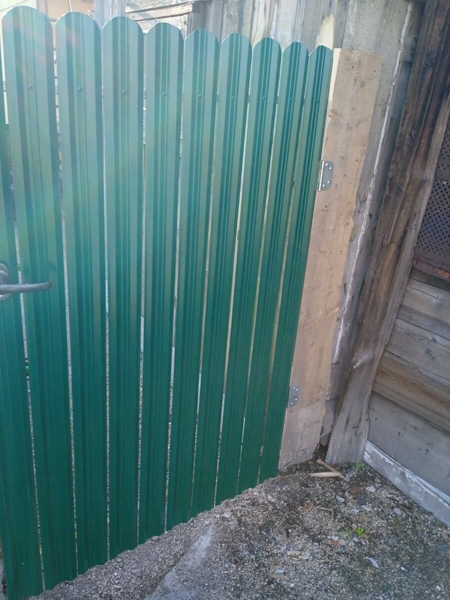 Калитка из штакетника ЭКО-М RAL6005/6005 Зеленый Мох двусторонний фото 1 в Таганроге