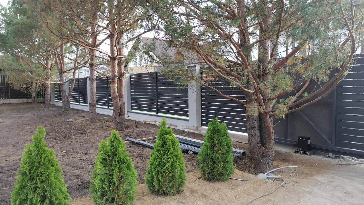 Забор-ранчо из металлопланкена 36м RAL7024 Серый Графит фото 6 в Таганроге