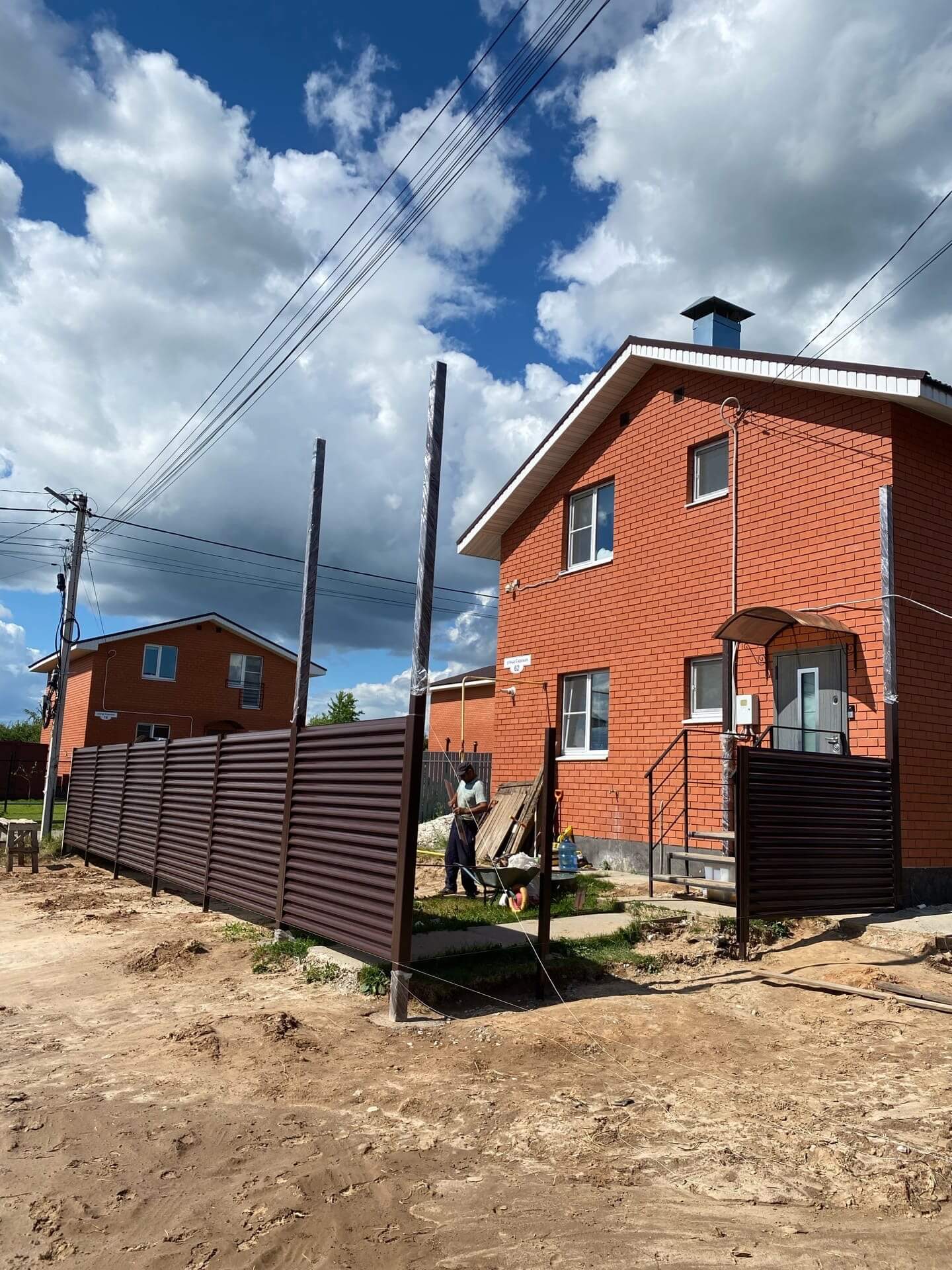 Забор-жалюзи из ламелей еврожалюзи 14м RAL8017 Шоколад фото 1 в Таганроге