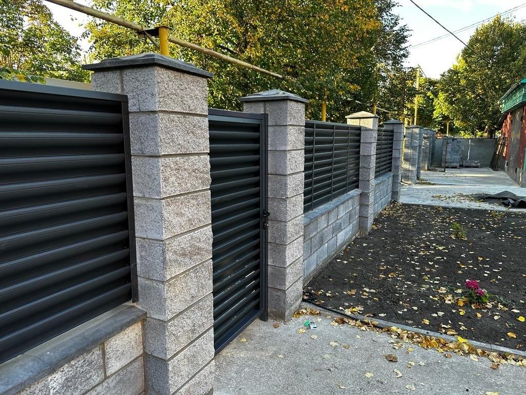 Забор-жалюзи 19м RAL7024/7024 Серый Графит двусторонний MATTE фото 1 в Таганроге