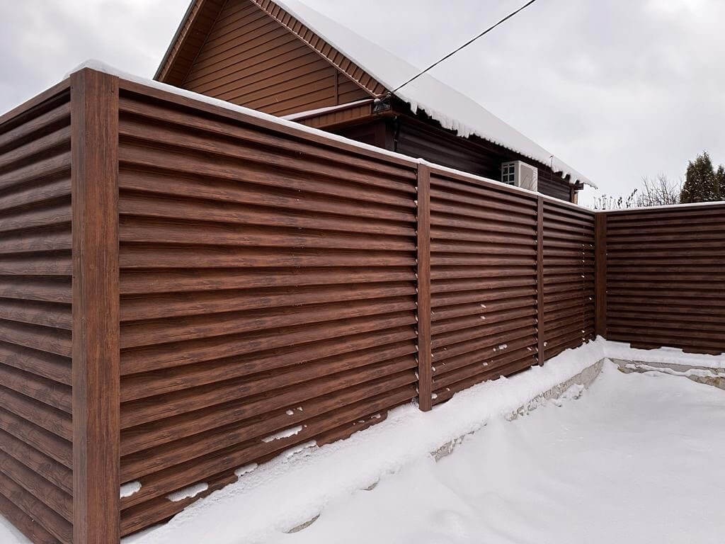 Забор-жалюзи из ламелей еврожалюзи 43м Каштан Printech фото 5 в Таганроге