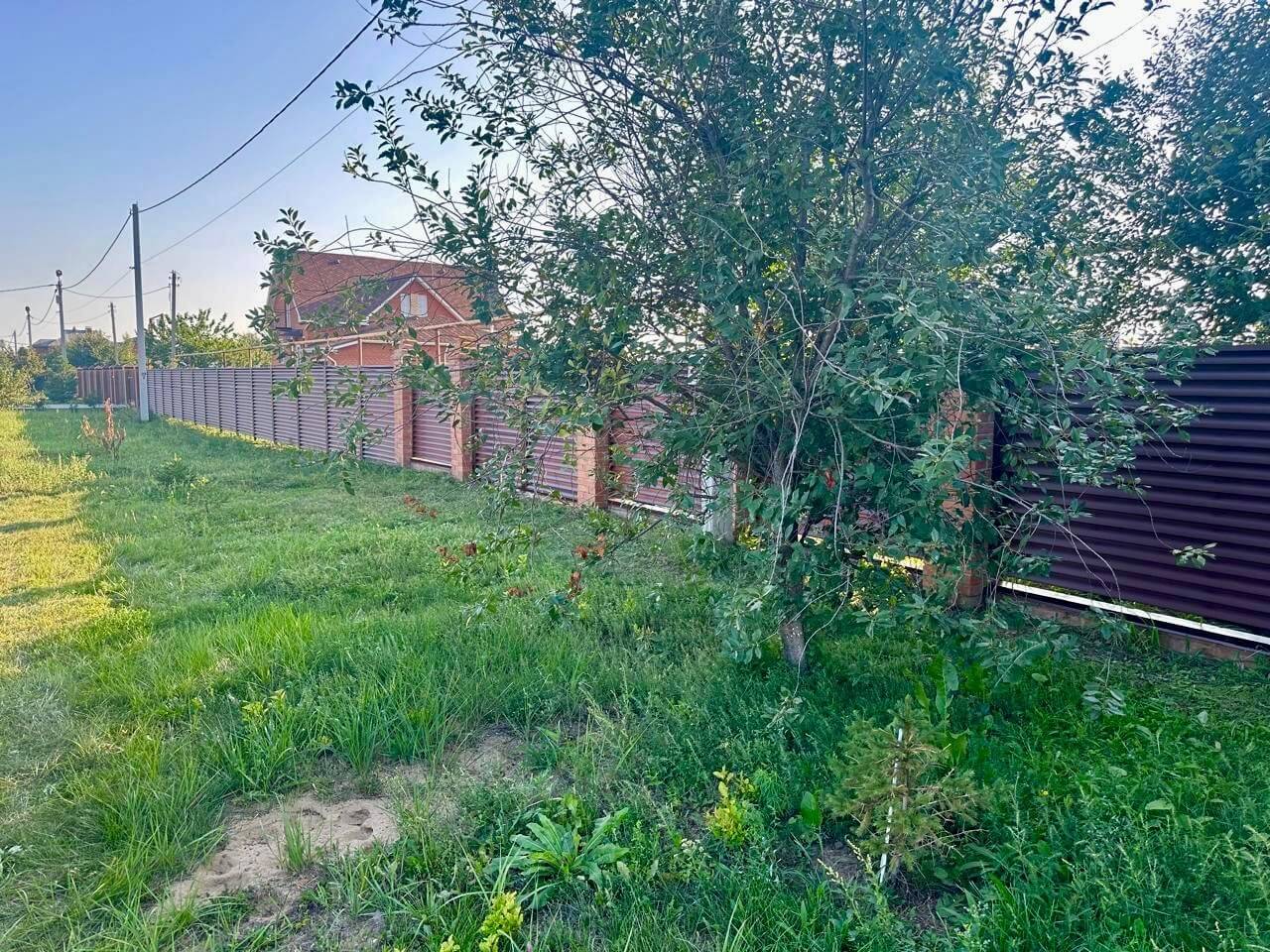 Забор из ламелей Еврожалюзи 53м RAL8017/8017 Шоколад двусторонний МАТТЕ фото 4 в Таганроге
