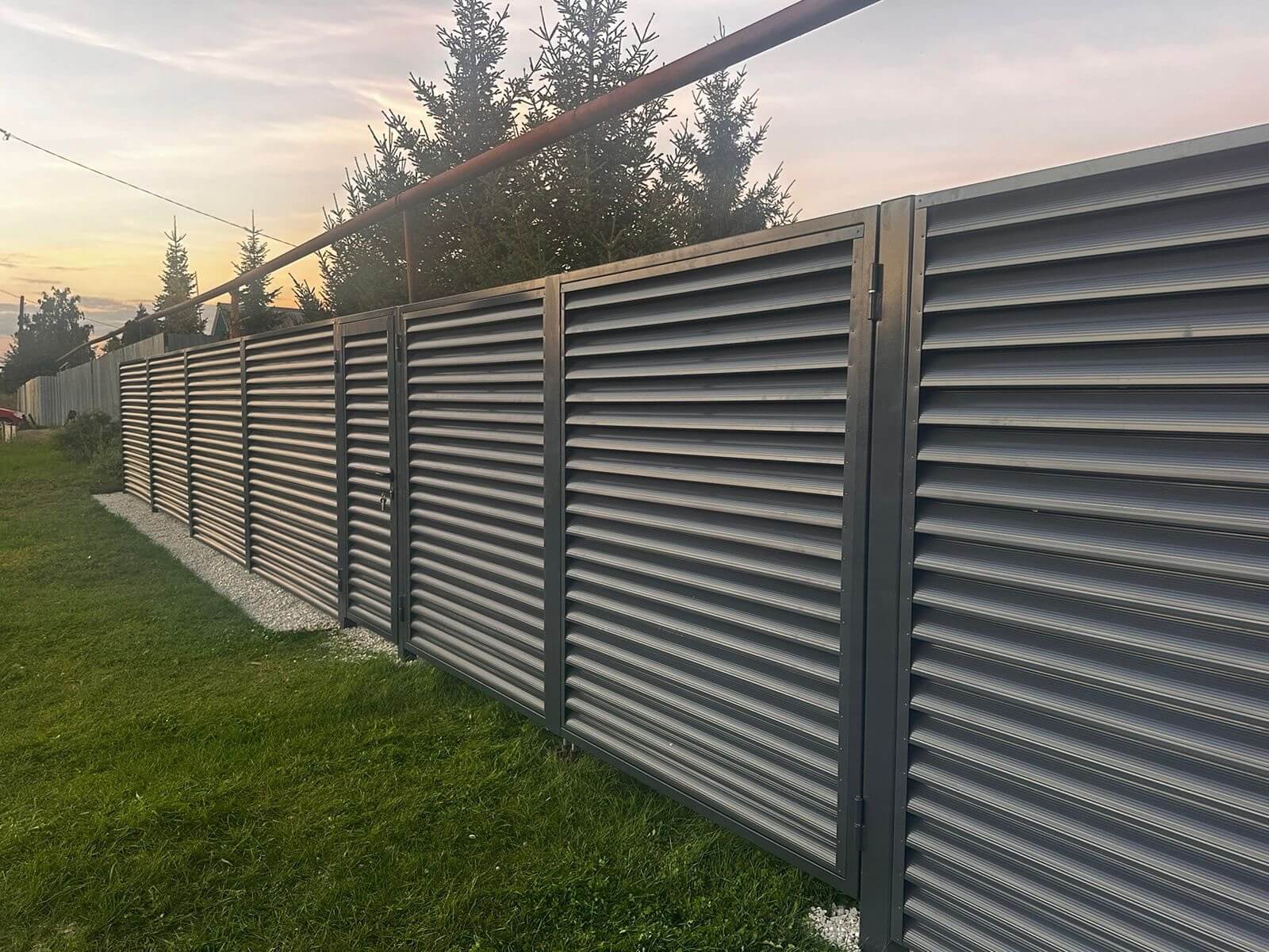 Забор из ламелей Еврожалюзи 26м RAL7024/7024 Серый Графит двусторонний в Таганроге