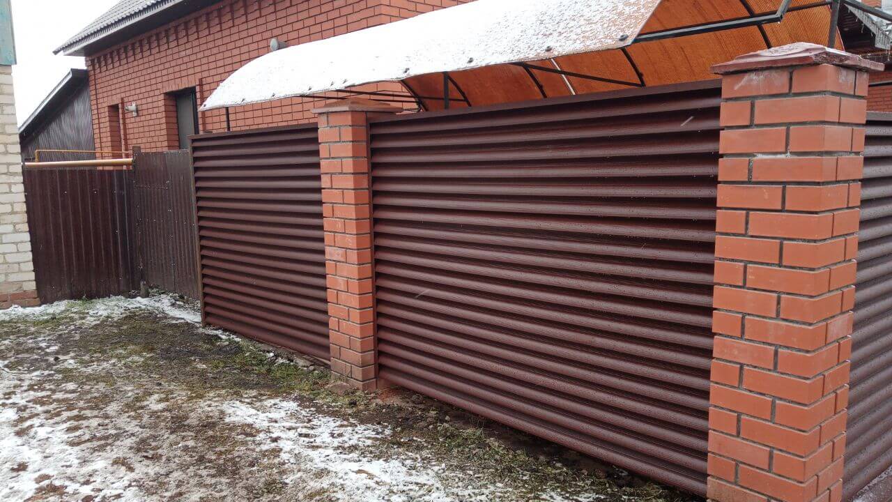 Забор из ламелей еврожалюзи 12м RAL8017/8017 Шоколад двусторонний МАТТЕ фото 4 в Таганроге