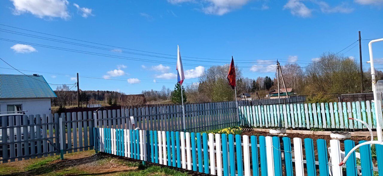Забор из евроштакетника 16м RAL5021 Морская Волна, RAL9003 Белый фото 3 в Таганроге