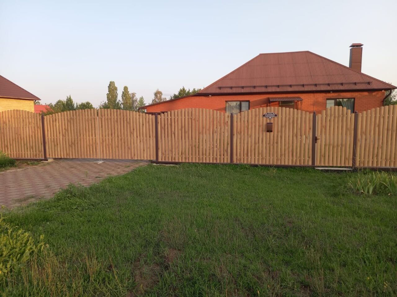Забор из евроштакетника 24м Клен Светлый SteelArt фото 3 в Таганроге